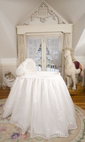 bambini bassinet (contact us for pricing)