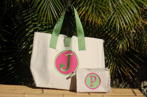 canvas cole beach bag with applique