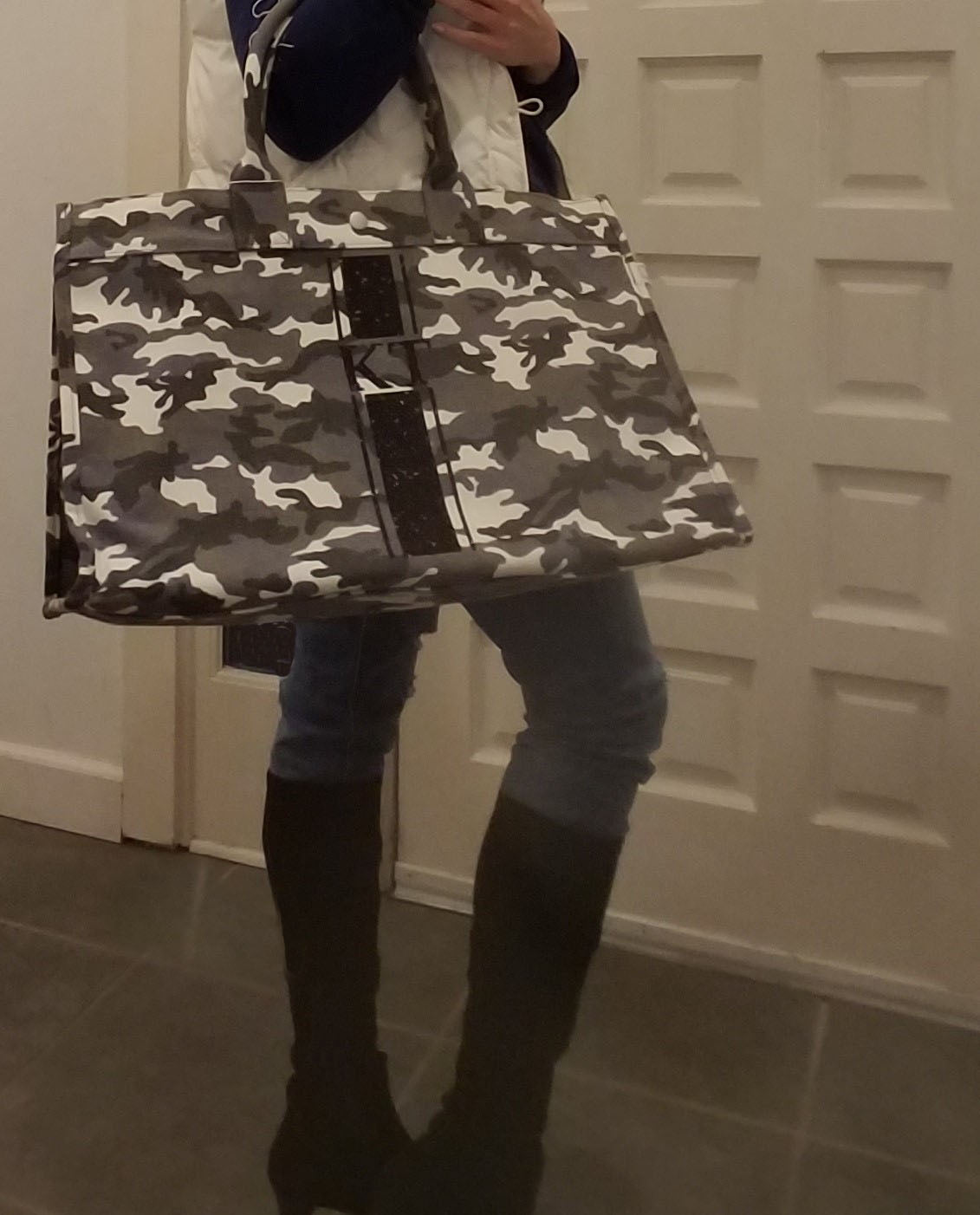 lux ew grey camo tote -