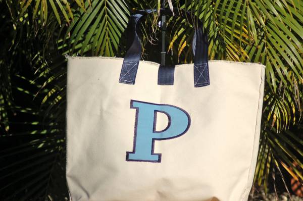 canvas cole beach bag with applique