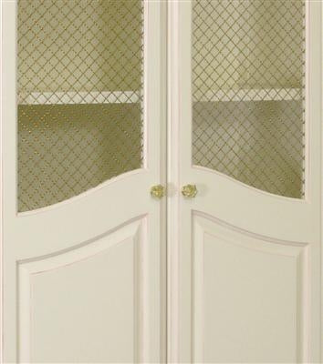 grand armoire w/wire mesh doors (linen/pink)
