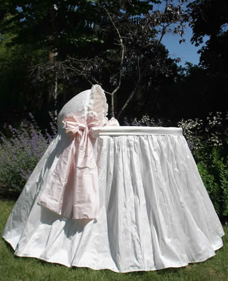 jolie bassinet (contact us for pricing)