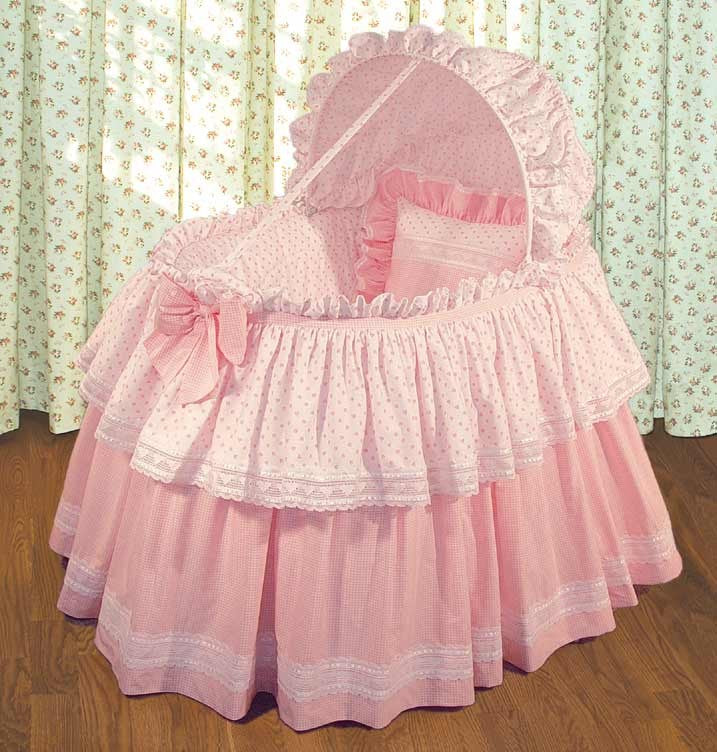 blauen jolie and checker bassinet