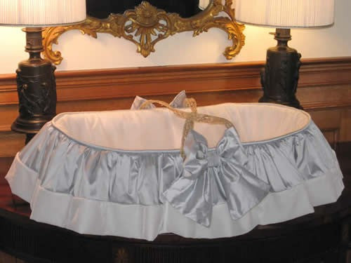 alice moses basket Please contact us for pricing