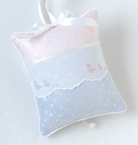 celeste with ducks crib bedding by blauen