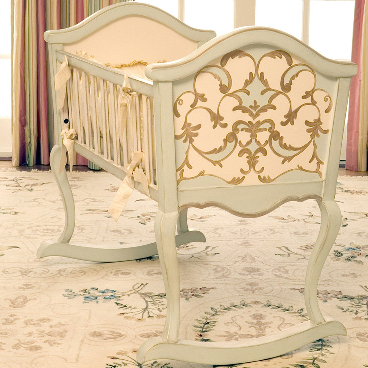 Cradle Linen And Gold