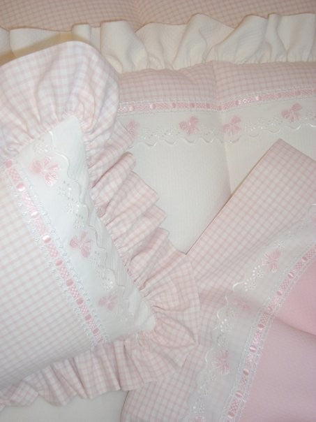 gingham and bows crib bedding
