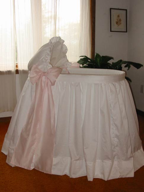 cambridge bassinet  (contact us for pricing)