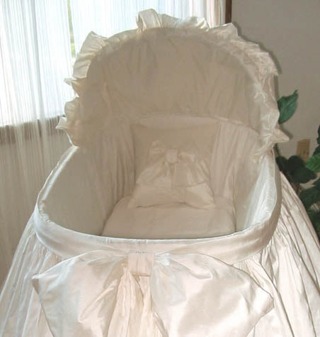 cherubini bassinet  (contact us for pricing)