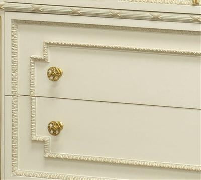 marcheline chest - versailles