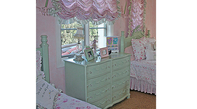 classic eight drawer dresser