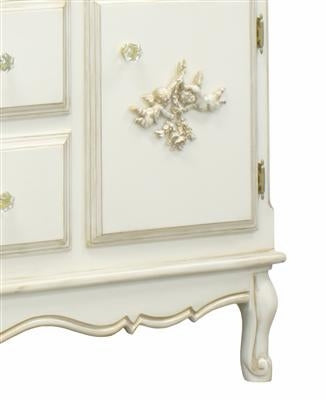 french changer with hutch - versaille finish