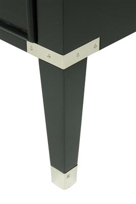 gramercy wide chest