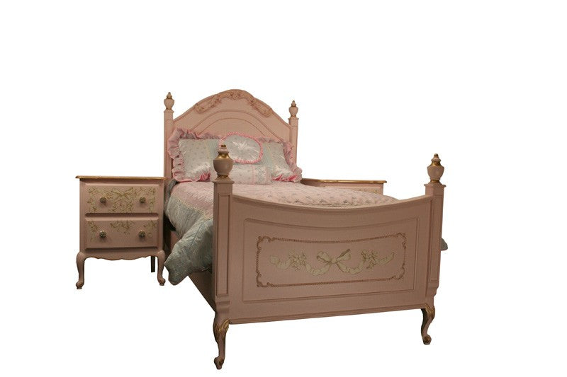 petite amie bed with hand painted details