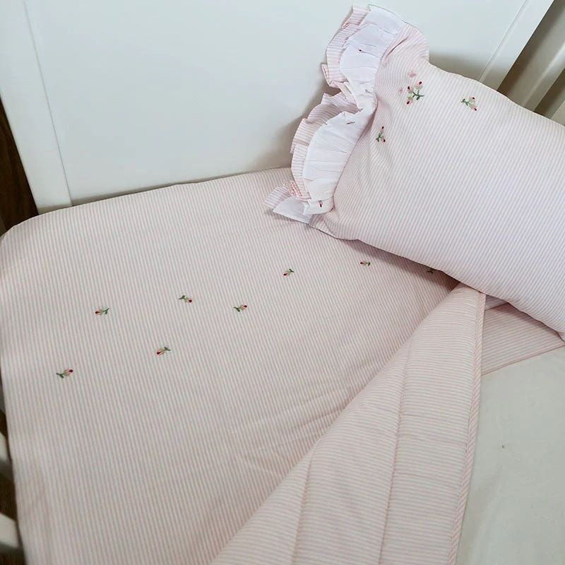 gordonsbury rosebuds embroidered crib sheet