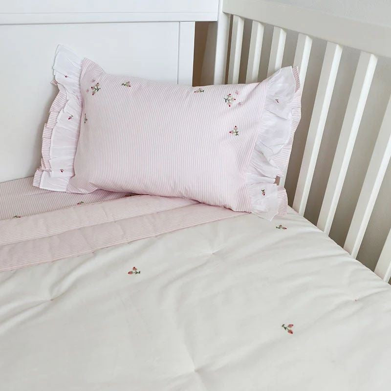 gordonsbury rosebuds crib quilt