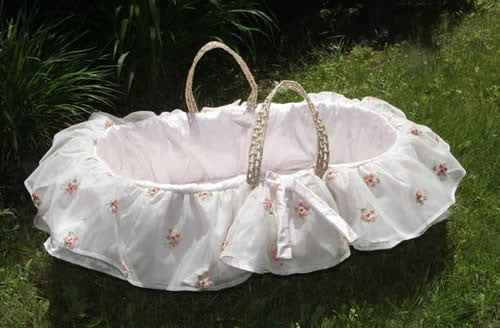 belle moses basket  Please contact us for pricing