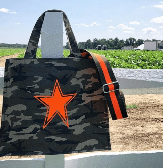 classic camo mag tote