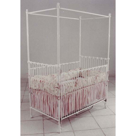 canopy crib with sitting bunny finials 41164